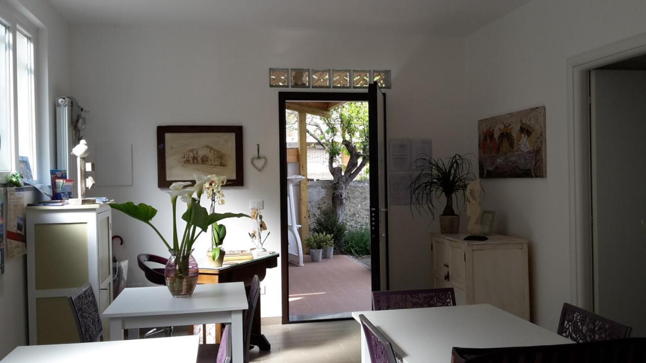 B&B Ai Tre Archi Spotorno Exteriör bild