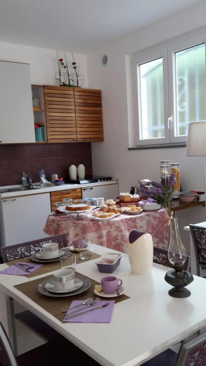 B&B Ai Tre Archi Spotorno Exteriör bild