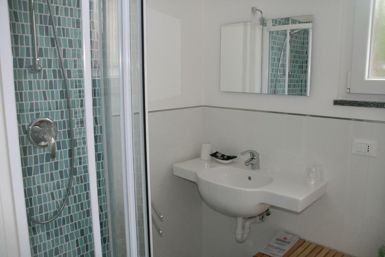 B&B Ai Tre Archi Spotorno Exteriör bild